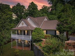 602 Hidden Springs Dr, Asheville, NC 28804