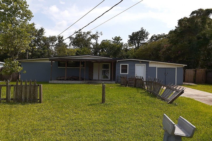1st image of 7904 Dubois Dr