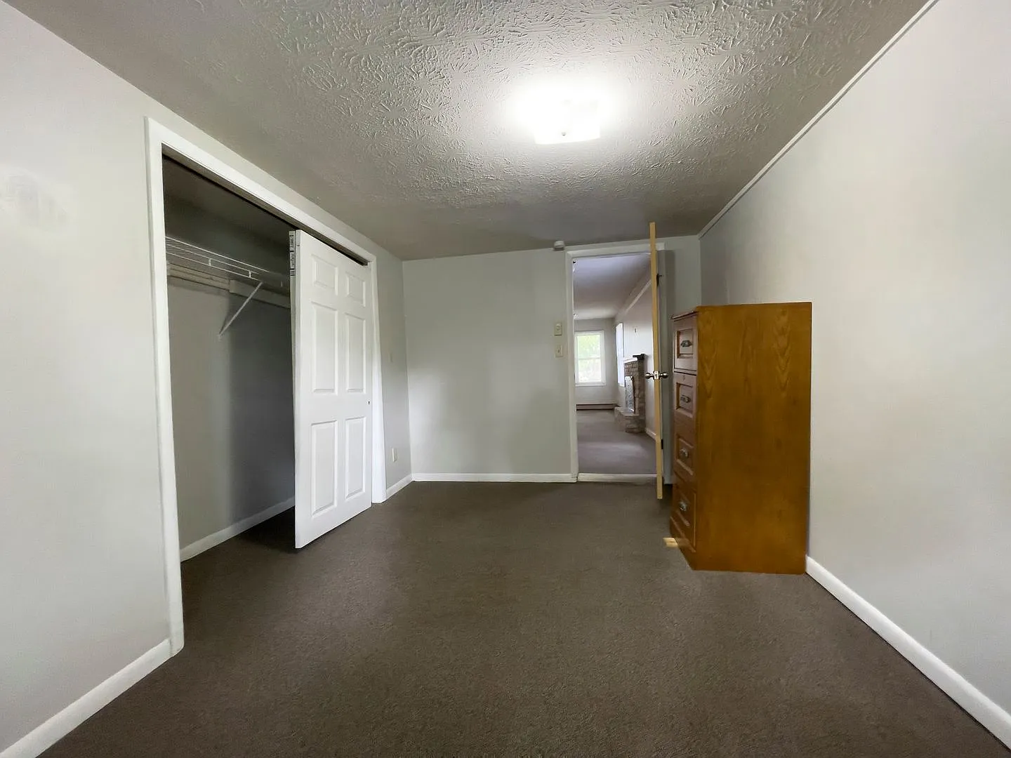 Preleasing For August! Close To Campus — Photo 3
