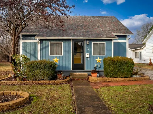 403 S Rains St, West Frankfort, IL 62896