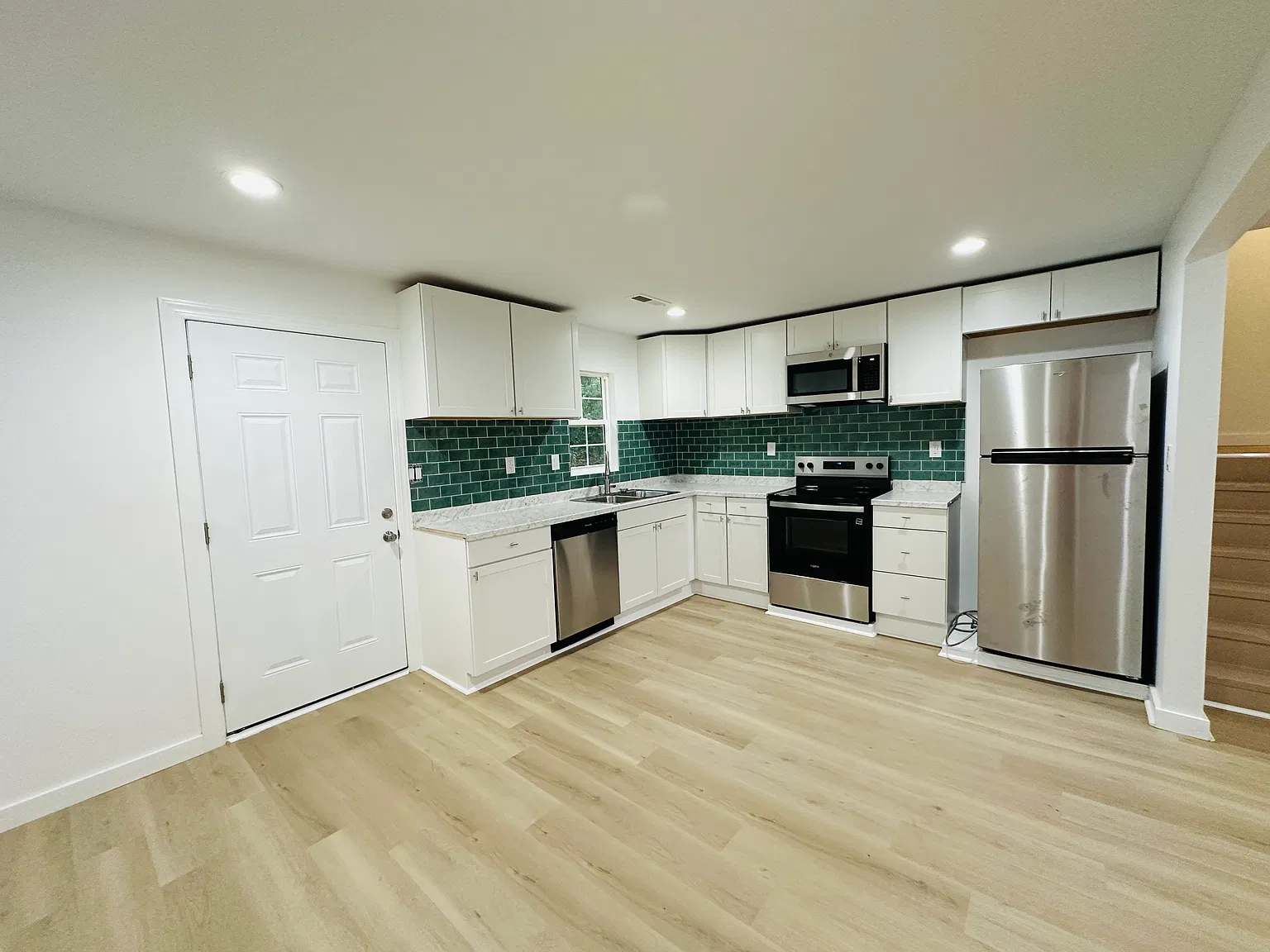 4 bed, 1320 sqft, $1,800 — Photo 4