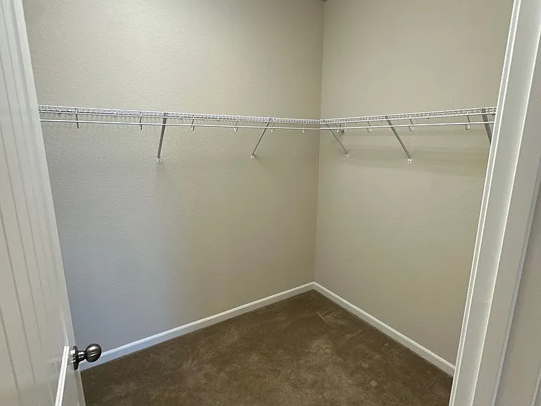 3251 Tinker Creek Way — Photo 32