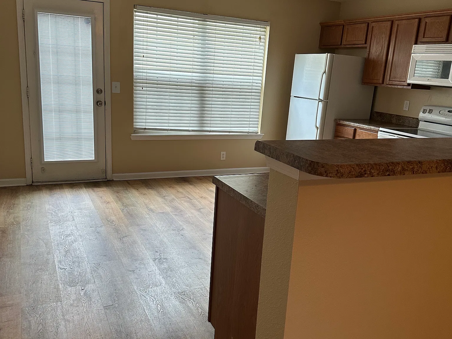 2 bed, 2.5 bath, 1260 sqft, $1,575 — Photo 4
