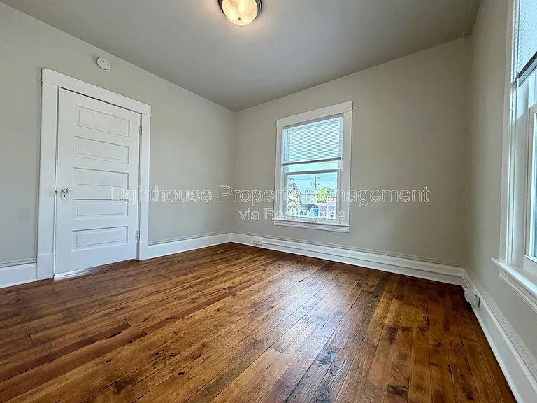 1242 Davis Ave NW — Photo 6