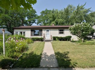 334 Cherry Valley Rd, Vernon Hills, IL 60061