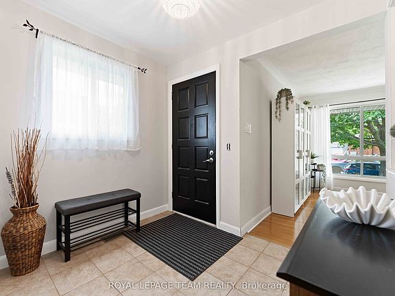 4th image of 1155 Agincourt Rd