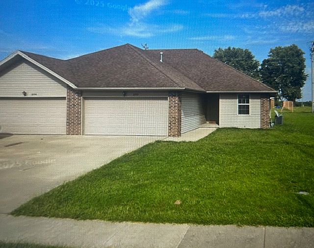1st image of 1090 Northwood Ave #1090