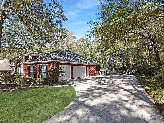 2nd image of 104 Bent Oak Dr