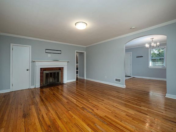 3rd image of 108 Fairmont Ave