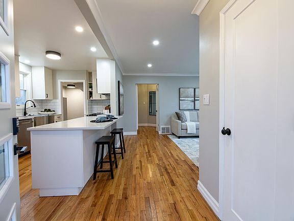 4th image of 2679 Oxford Rd