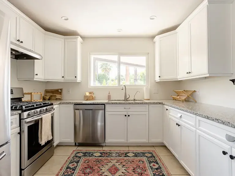 2112 N Cardillo Ave — Photo 6
