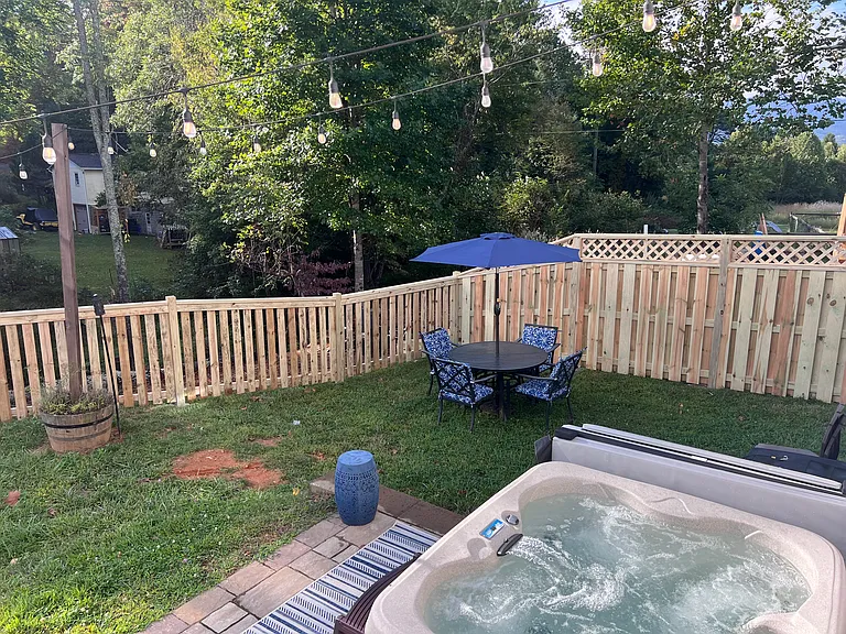 1208 Seven Sisters Ln — Photo 45