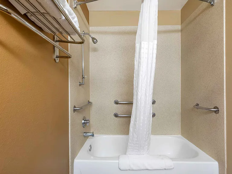 Studio Suite - 2 Full Beds