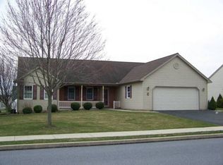 10 Scenic Dr, Myerstown, PA 17067