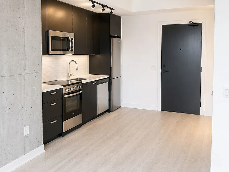 284 King St E #1303 — Photo 2