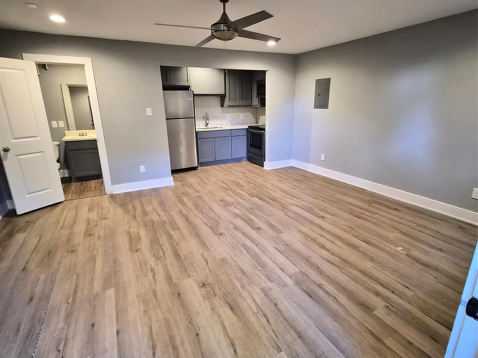 1 bed, 1.0 bath, $1,000 — Photo 3