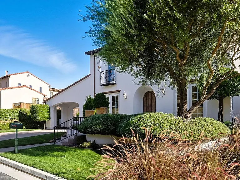 Eagle Ridge Dr — Photo 2