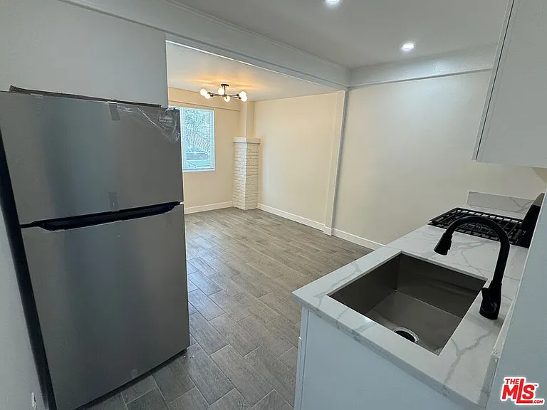 241 N Park View St #243 — Photo 9