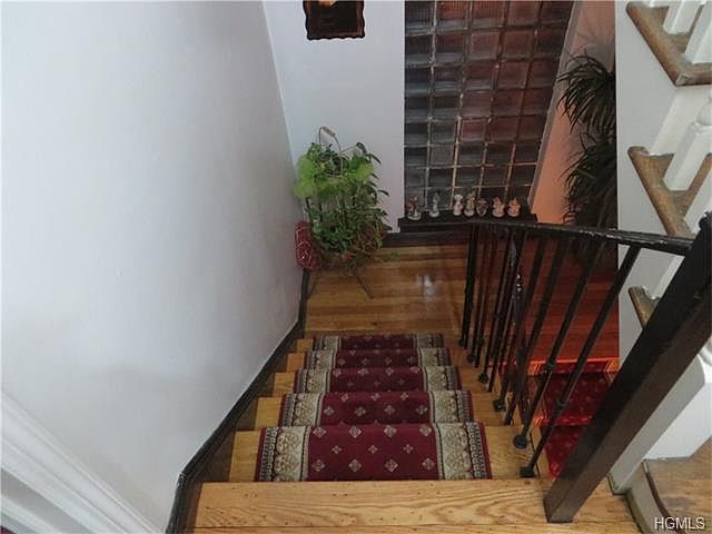 1st image of 2435 Laconia Ave