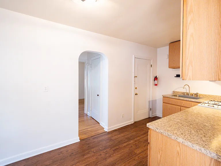 Virginia Flats — Photo 14