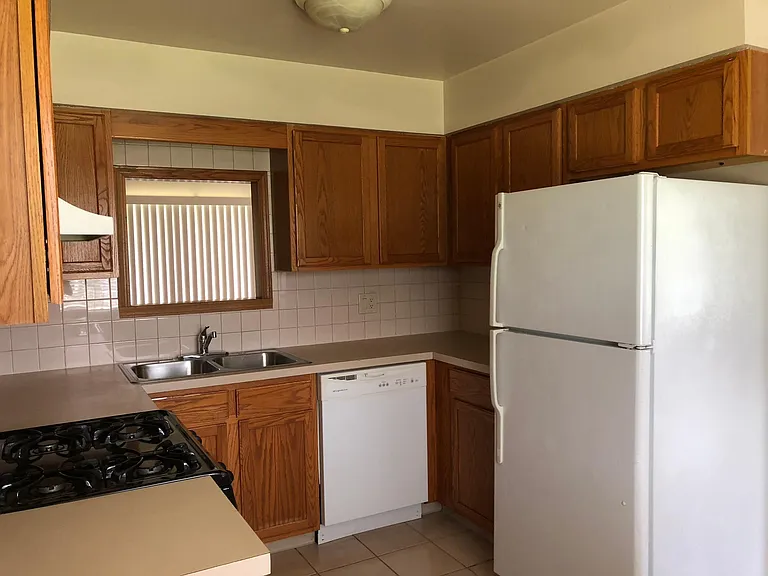 6927 Newburg Rd — Photo 15