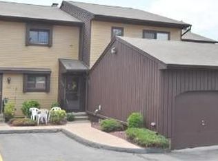 1105 Summer Hill Dr, South Windsor, CT 06074