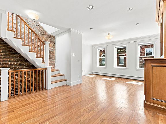 2nd image of 150 Salem St APT 4