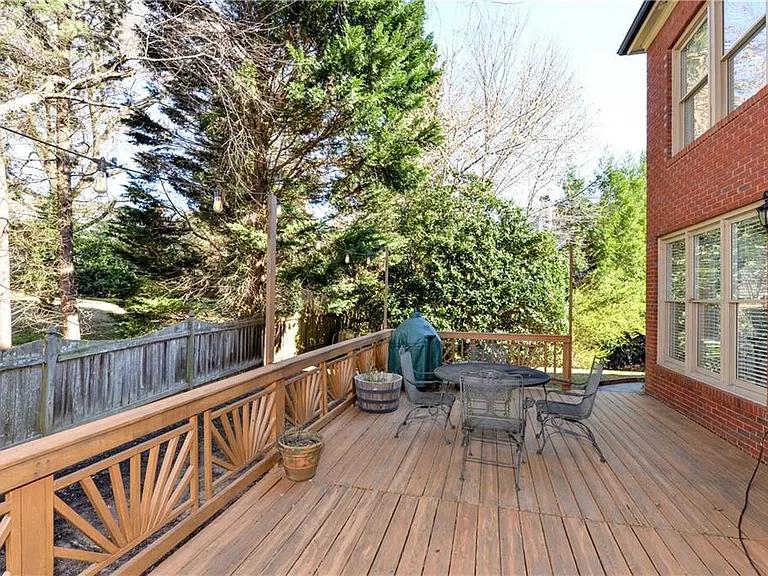 265 Windsor Gate Cv — Photo 48