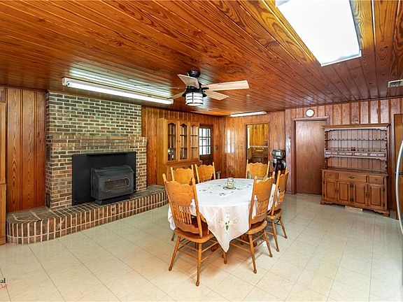 5th image of 66 Fowler Ln