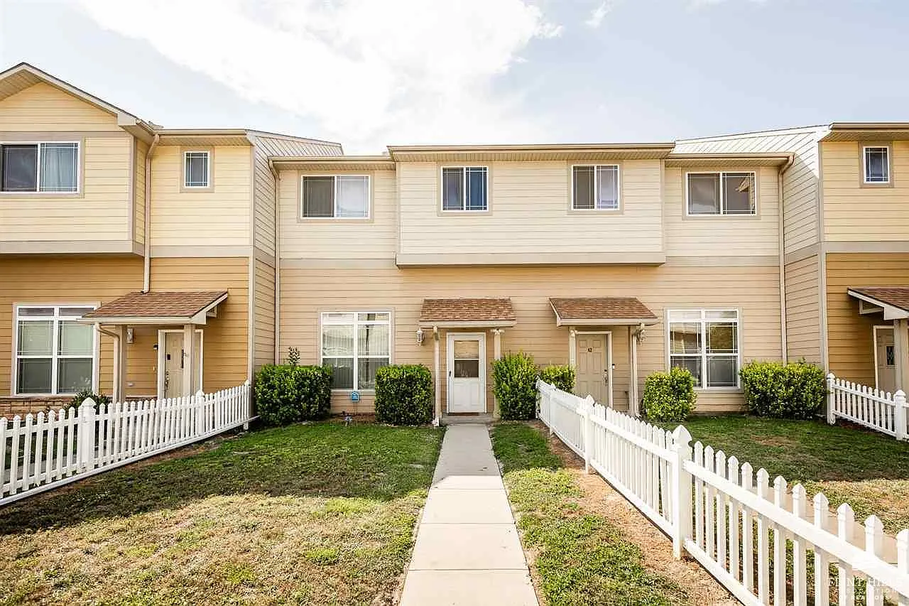 3 bed, 1823 sqft, $1,650 — Photo 1