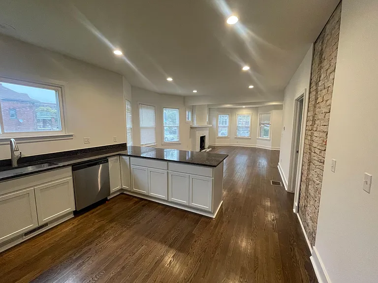 1230 Glynn Ct — Photo 3