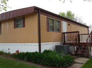 2313 Briarwood Ln, Sycamore, IL 60178