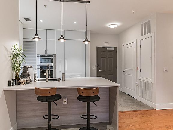 3rd image of 126 Dudley St APT 126