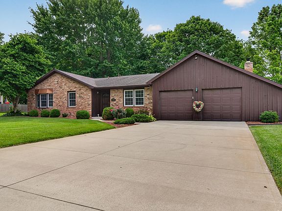 3rd image of 11405 Simmons Ct