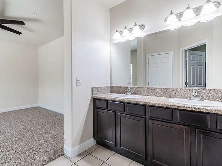 538 N Burgan Ave — Photo 23