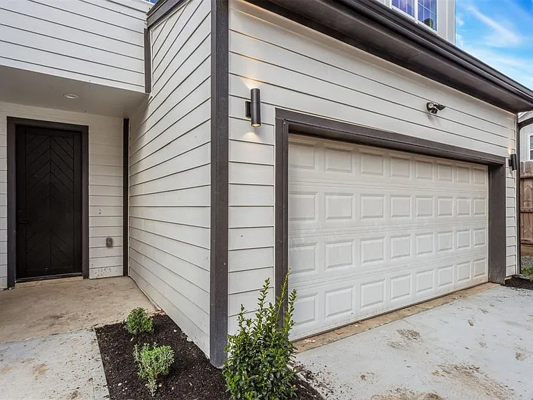 1267 Oakmont Bend Dr — Photo 4