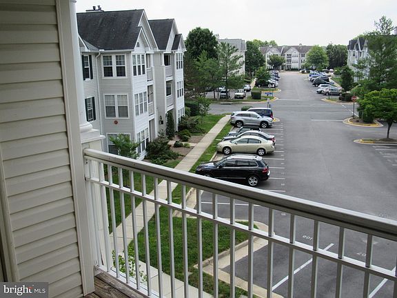 3rd image of 7528 Coxton Ct Unit J