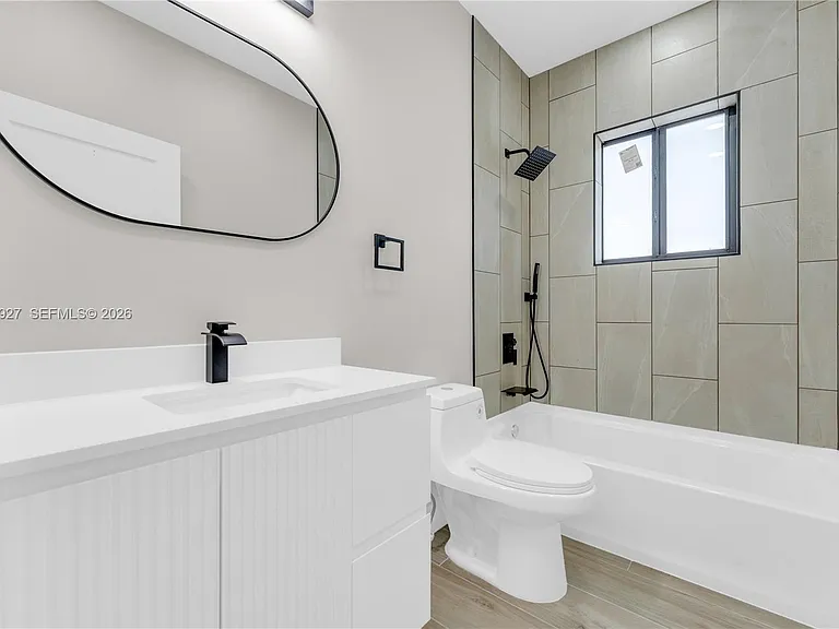 1818 NW 49th St — Photo 34