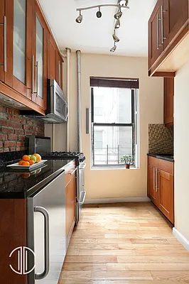 Sold by Keller Williams NYC | media 20