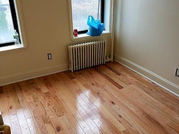 5th image of 2547 35th St APT 2L