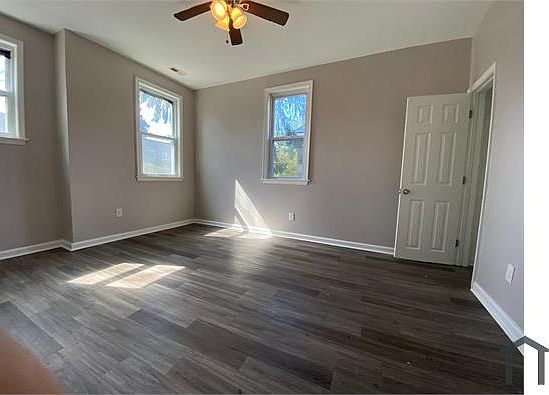 5th image of 534 Beaumont Ave #0
