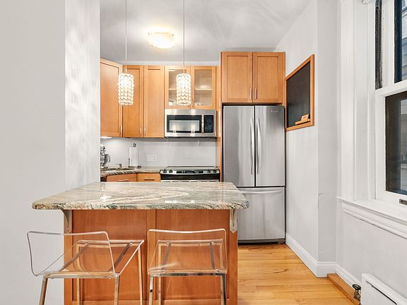 5th image of 21 Beacon St APT 3N