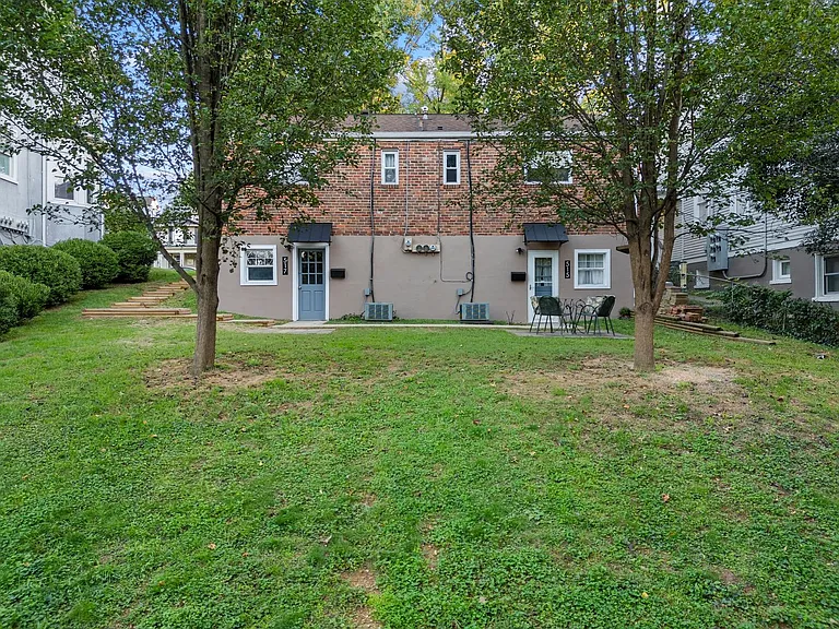 513 King George — Photo 4