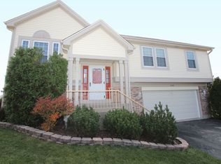 628 Orrington Ct, Lake Zurich, IL