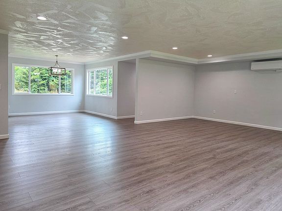 4th image of 3191 Lake Earl Dr