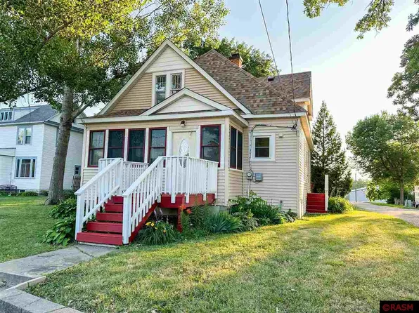 531 10th St, Lafayette, MN 56054