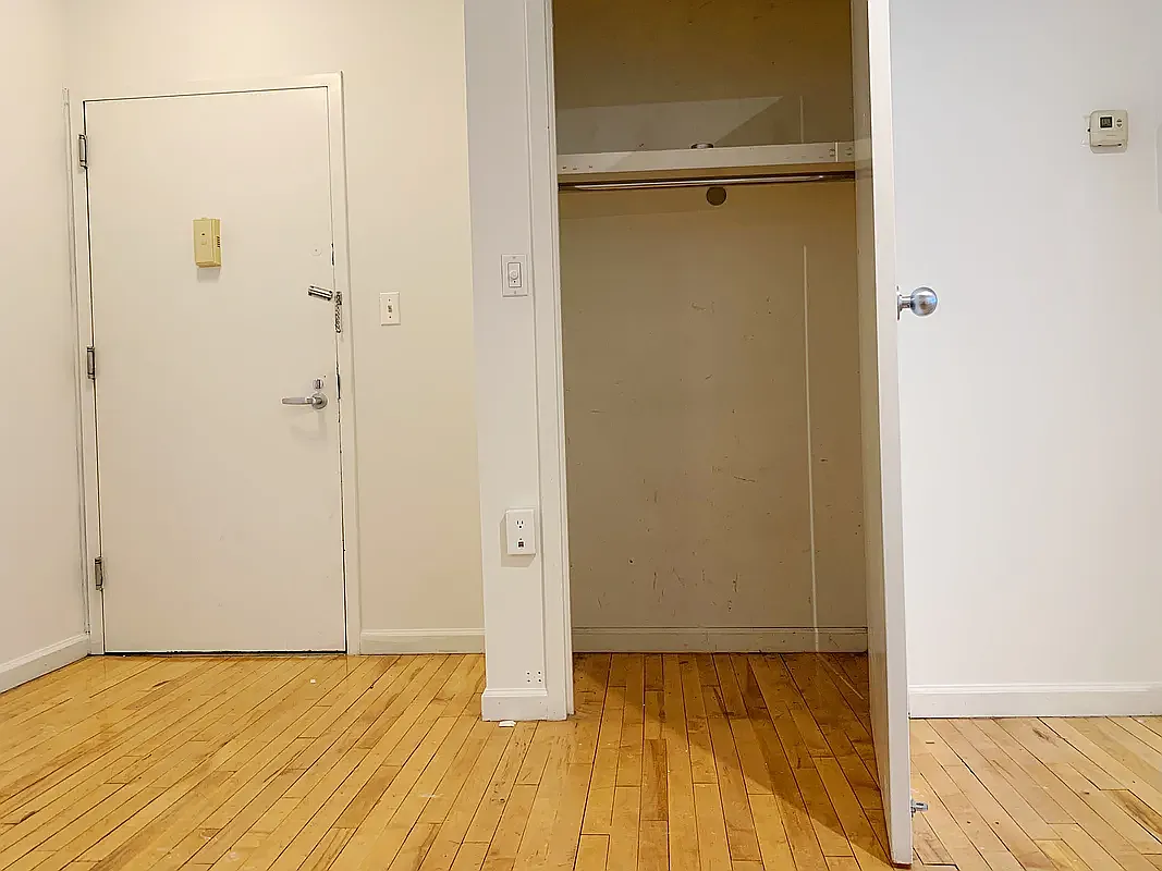 Building Photo - 49 Ludlow St #3C