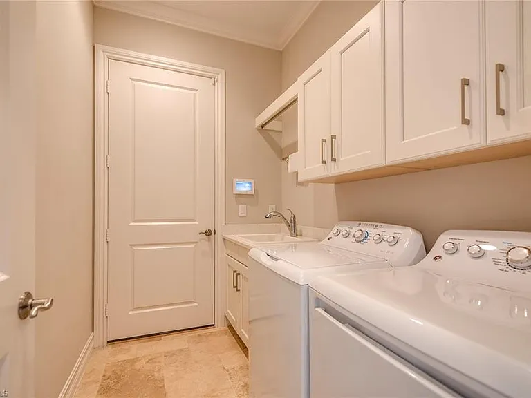 6560 Roma Way — Photo 17
