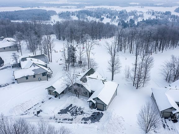 3rd image of 8415 Highlands Ii Dr