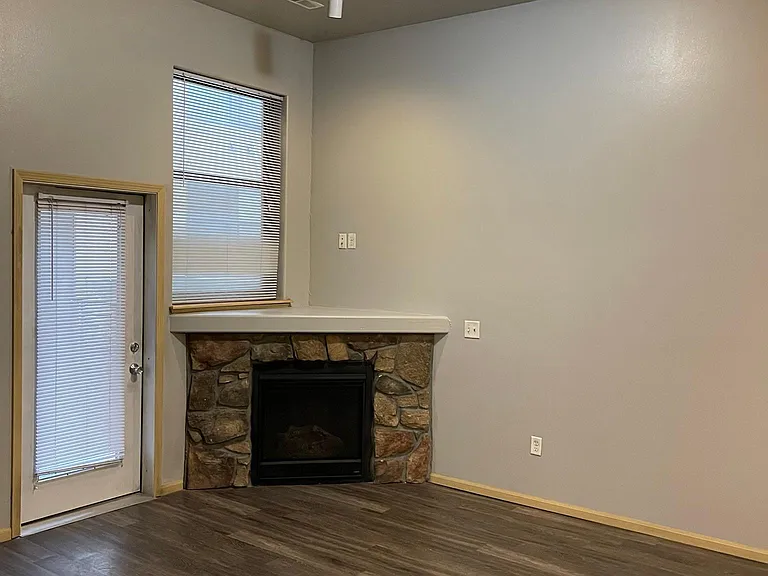 229 S Dubuque St #135 — Photo 6